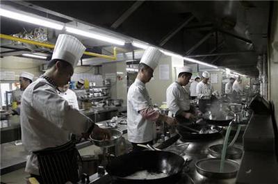 菜品也有質量標準？20條熱菜出品管理標準，你的后廚必須有